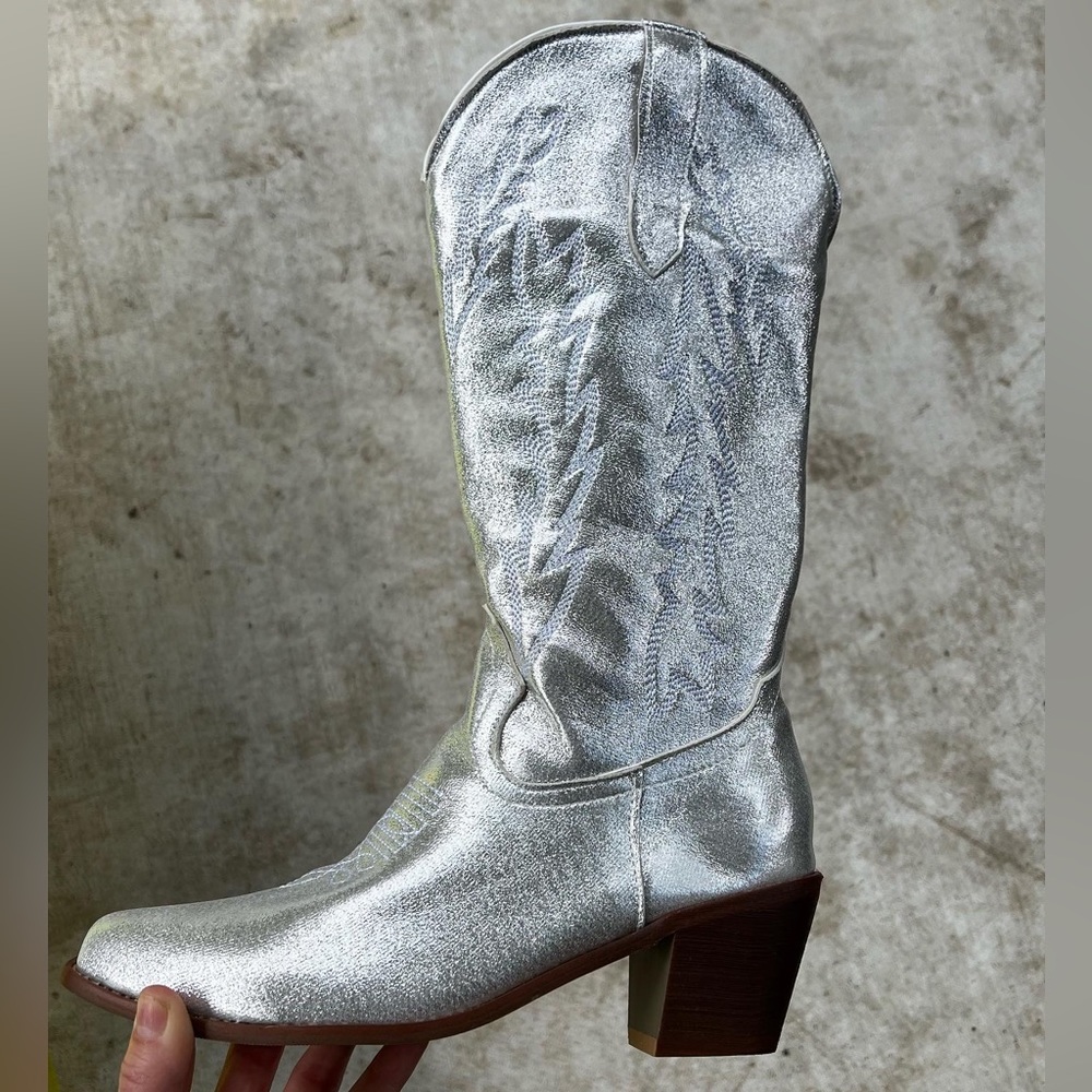SILVER COWBOY BOOTS